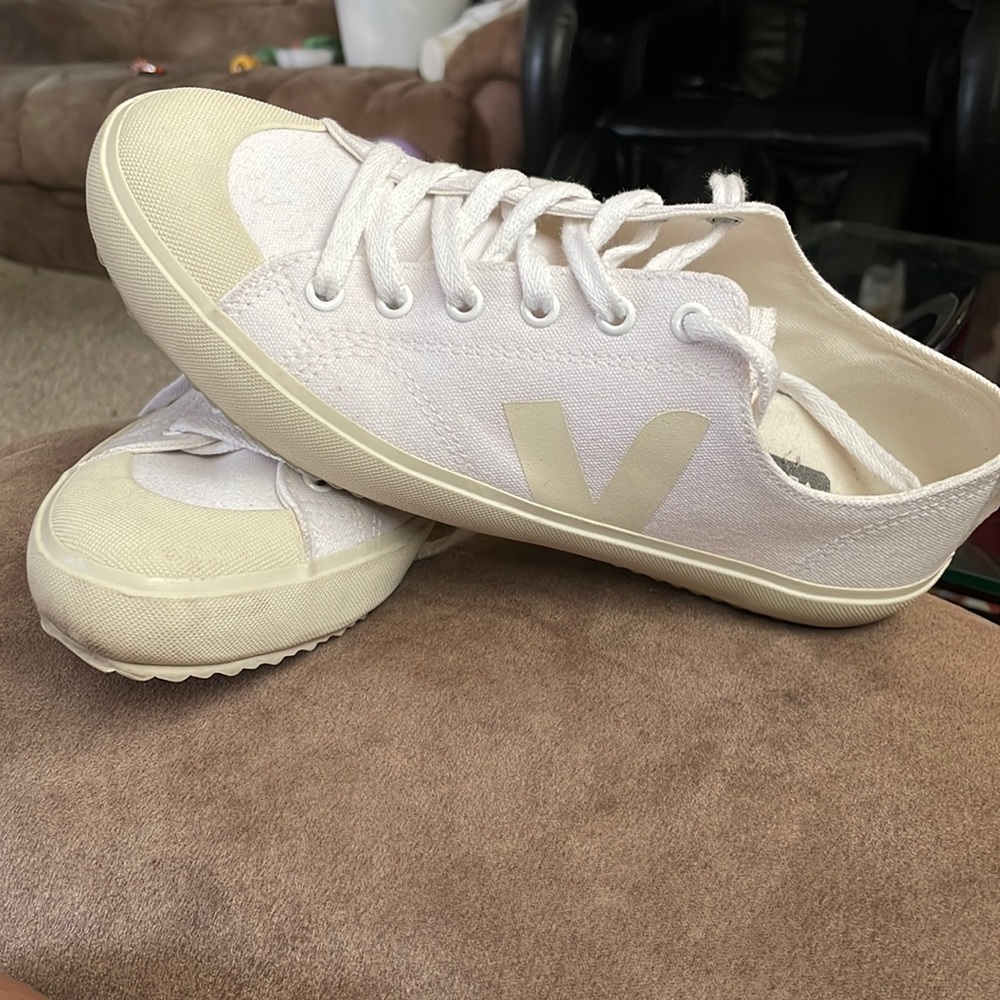 User White fabric Veja shoes.